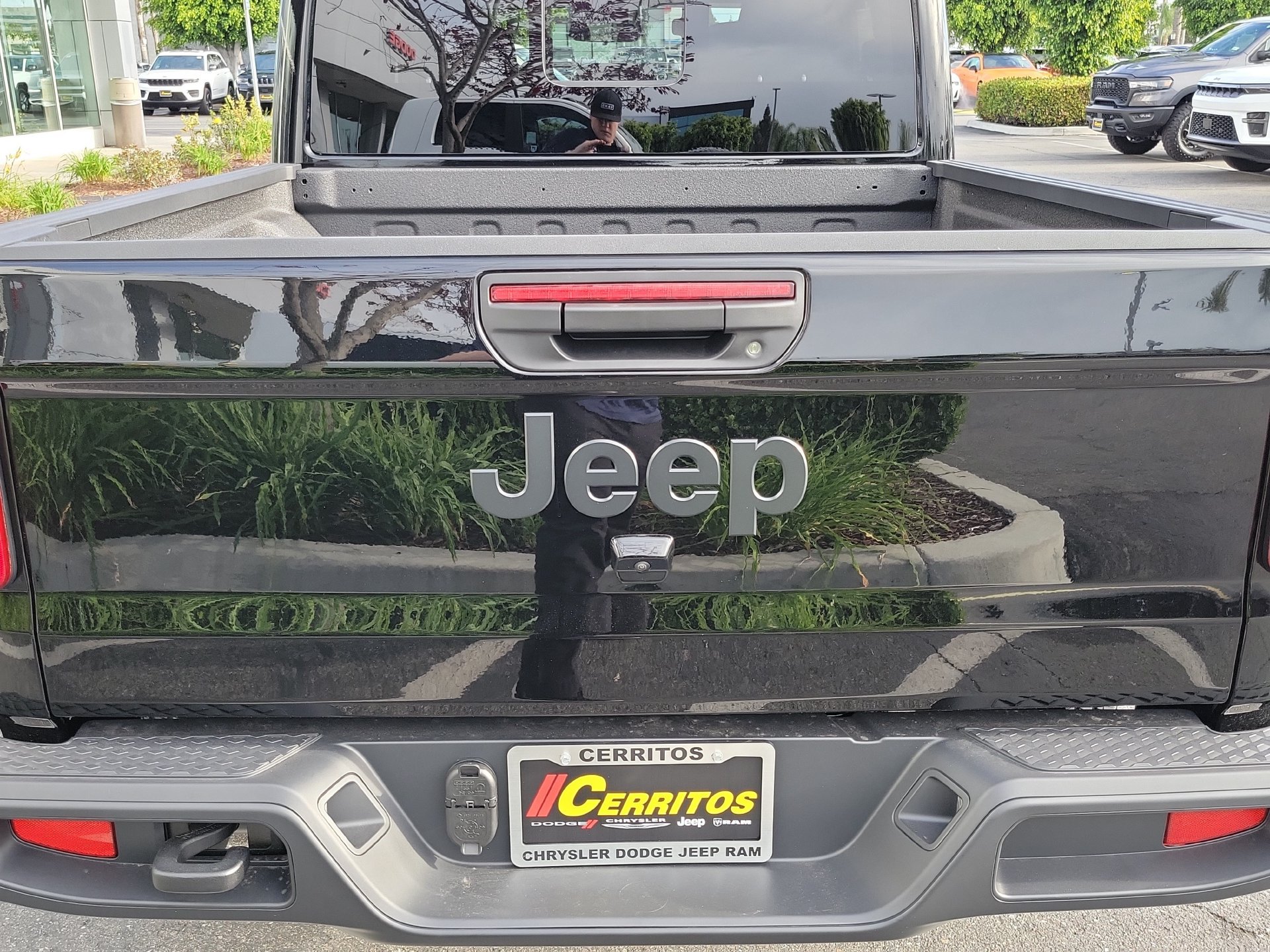 New 2026 Jeep Gladiator Sport AWD/4WD image 15