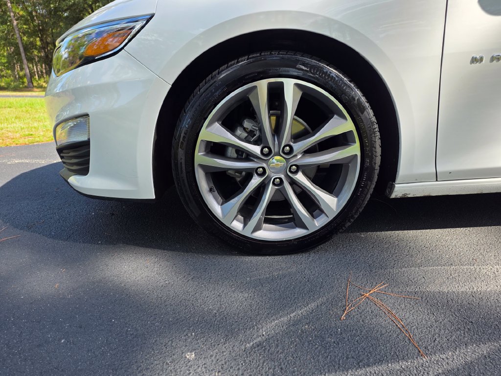 Used 2025 Chevrolet Malibu LT FWD image 9