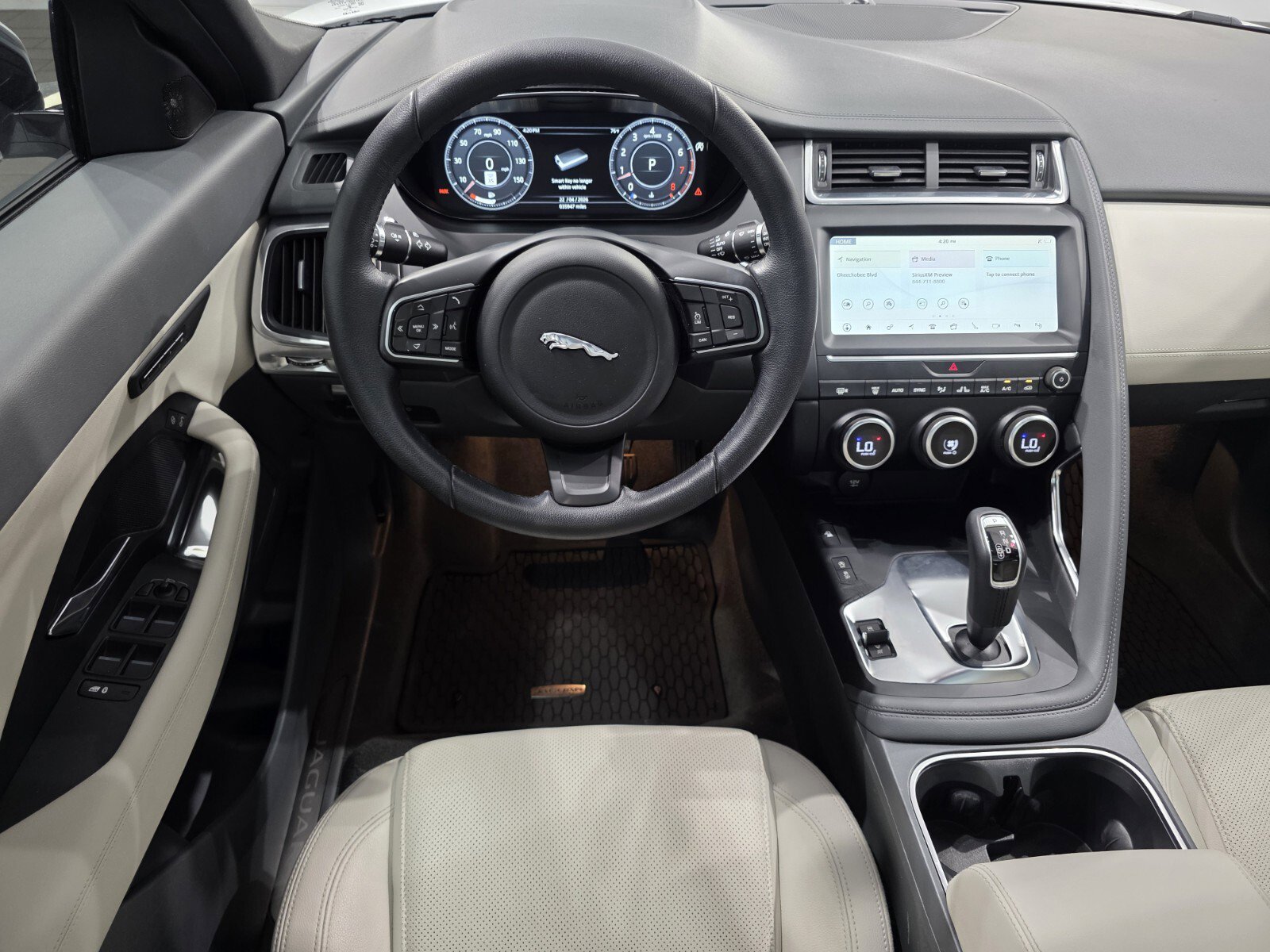 Used 2020 Jaguar E-PACE SE image 9