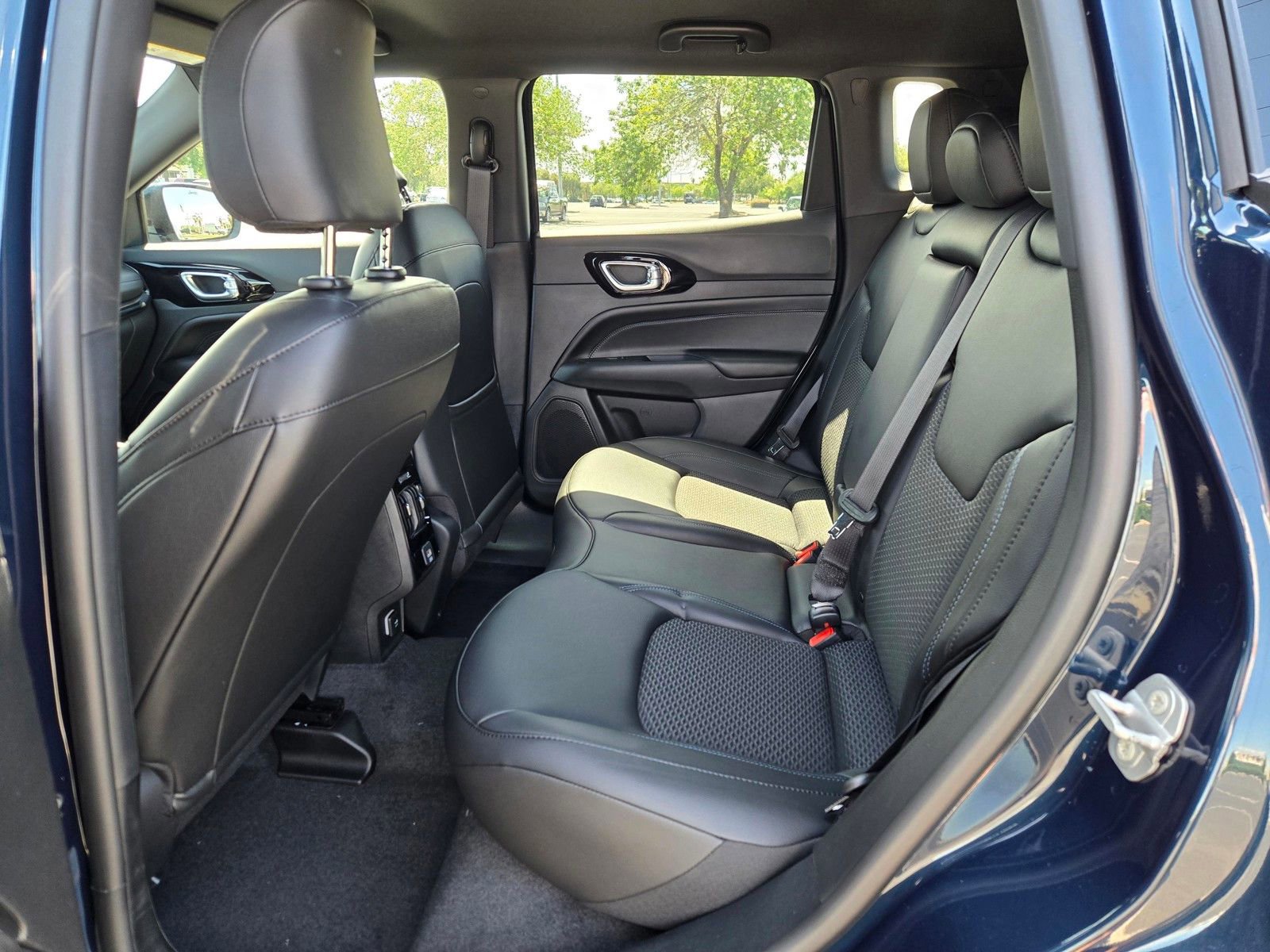 New 2026 Jeep Compass Latitude AWD/4WD image 7