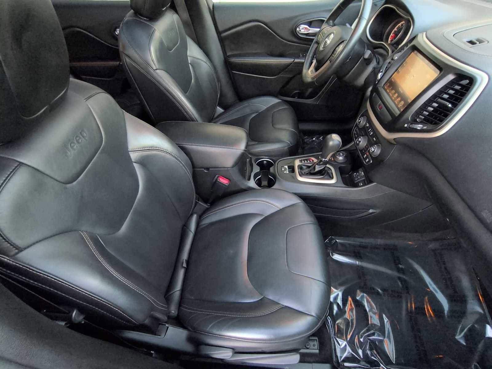 Used 2016 Jeep Cherokee Limited image 24