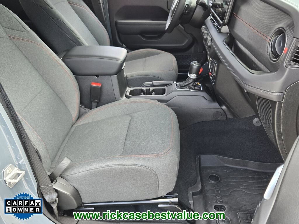 Used 2025 Jeep Gladiator Rubicon w/ Convenience Group image 17