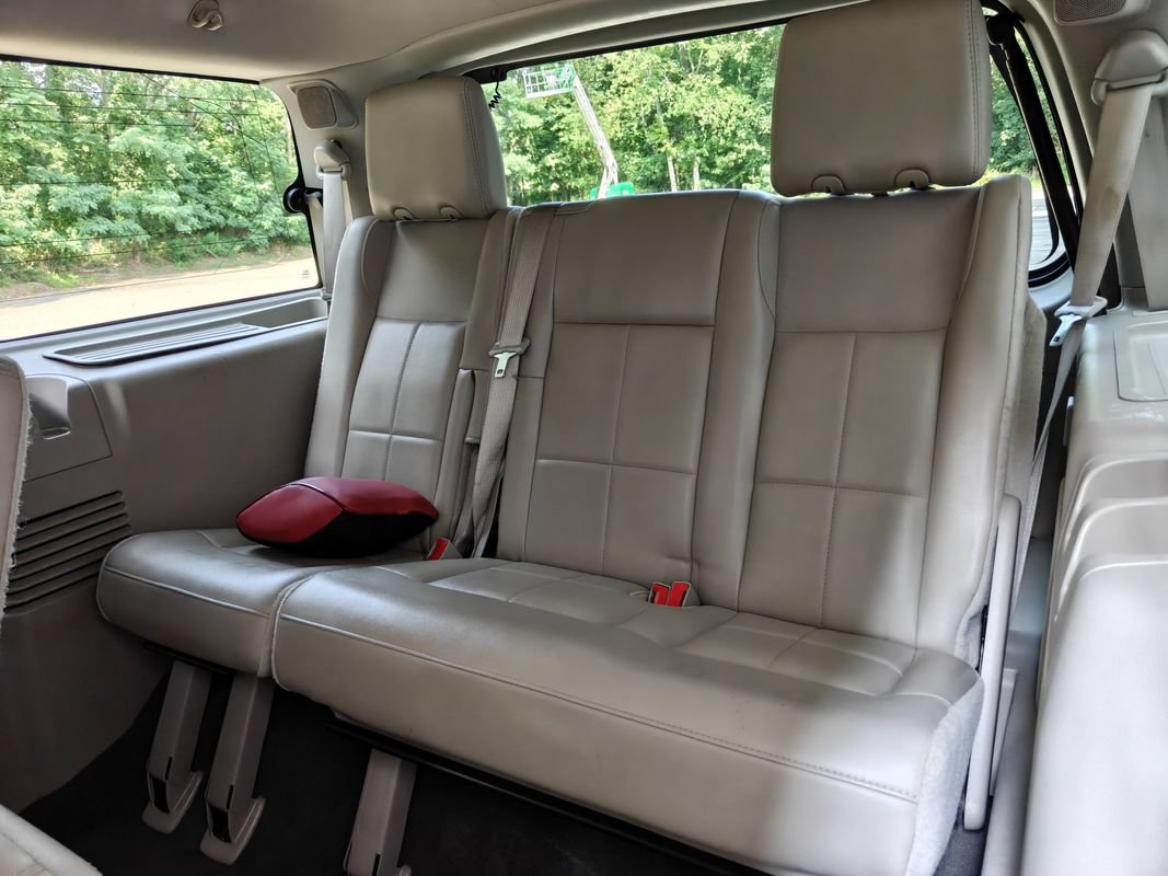 Used 2010 Lincoln Navigator 4WD image 13