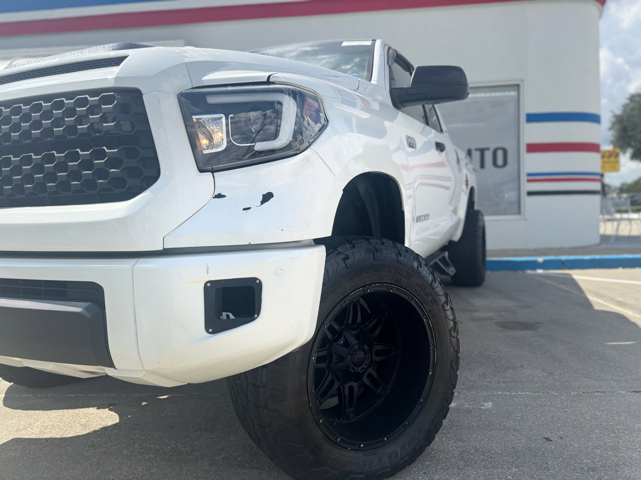 Used 2014 Toyota Tundra SR5 image 3