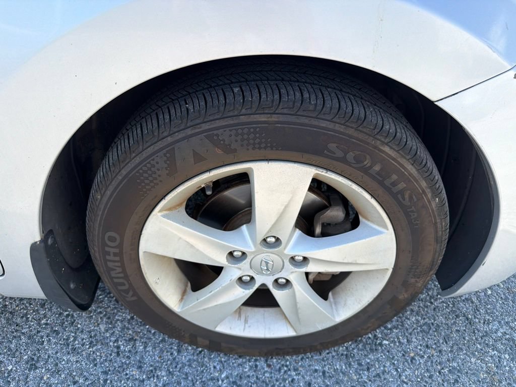 Used 2013 Hyundai Elantra GLS w/ Preferred Pkg FWD image 16