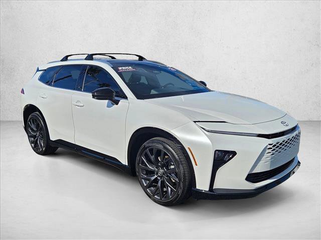 Used 2025 Toyota Crown Signia image 3