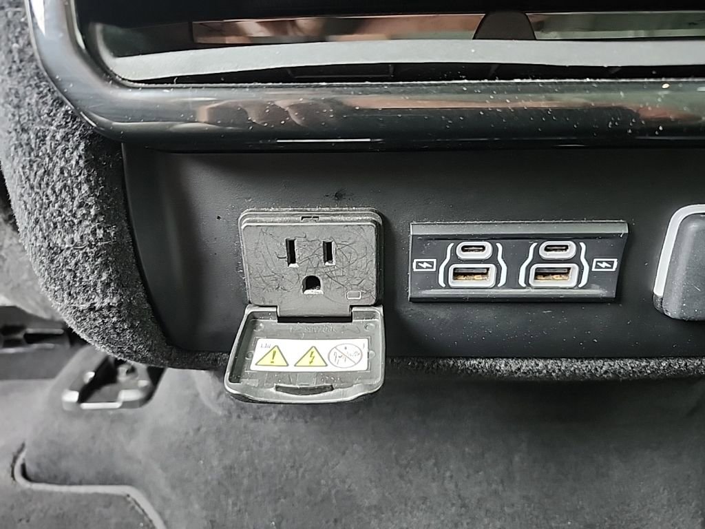 Used 2023 Jeep Wagoneer Series III w/ Preferred Equipment Group image 26