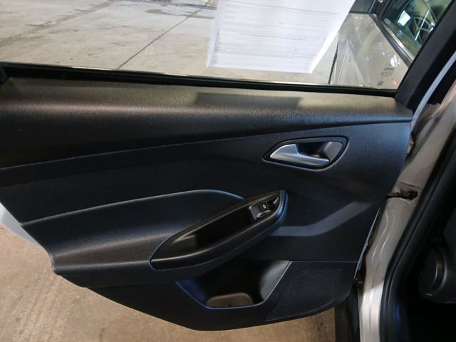 Used 2016 Ford Focus SE image 38