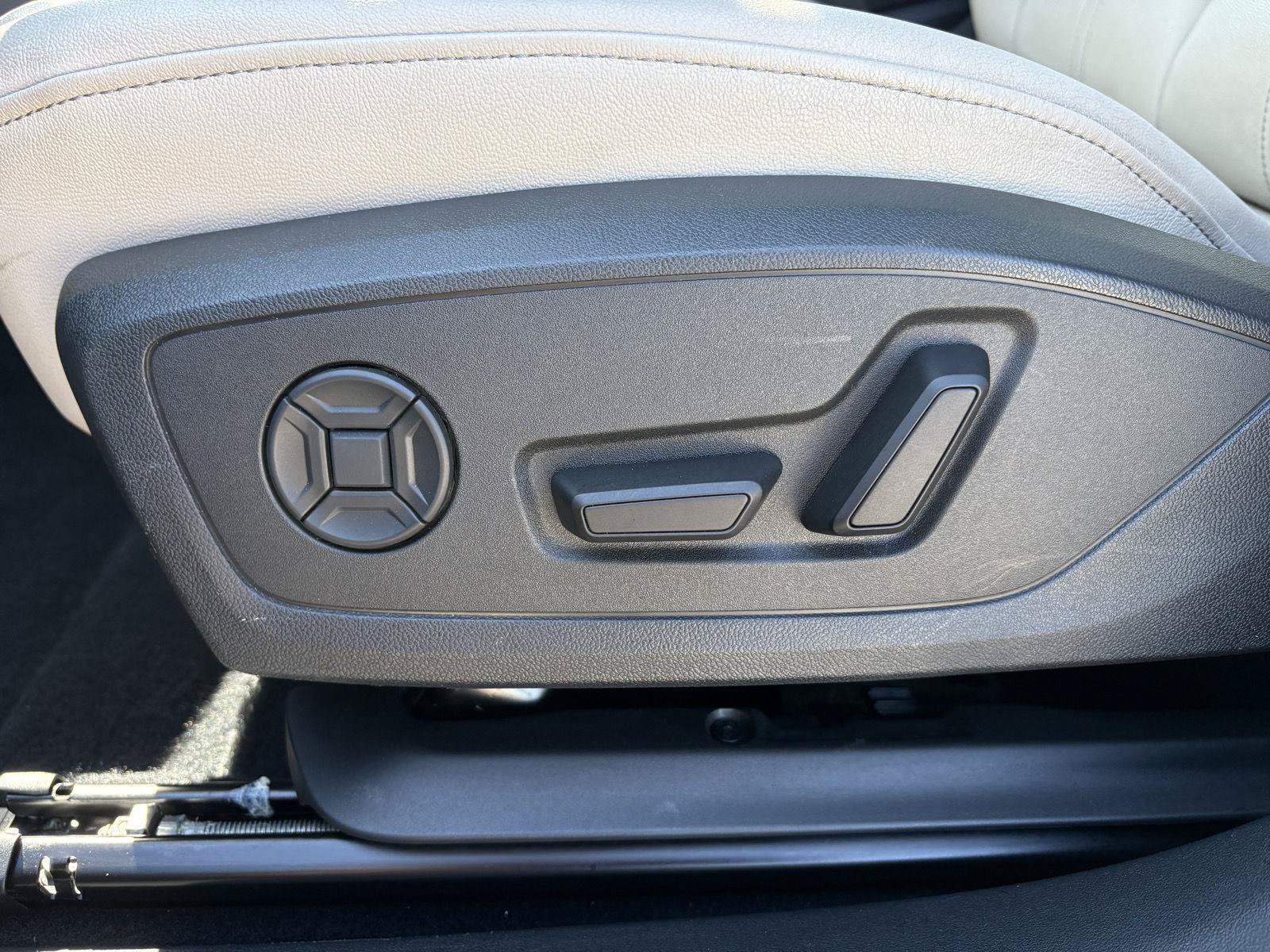 Certified 2024 Audi Q4 e-tron Premium Plus AWD/4WD image 11