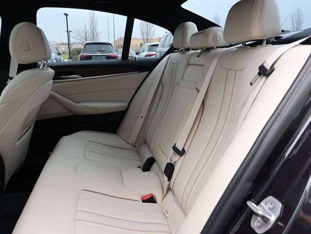 Used 2017 BMW 530i xDrive image 12