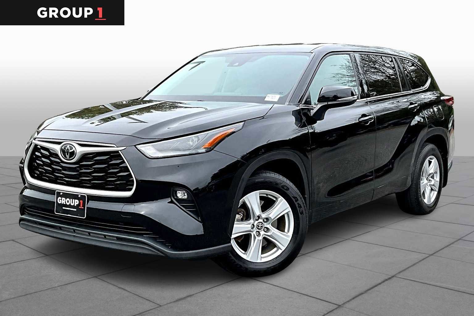 Used 2022 Toyota Highlander LE