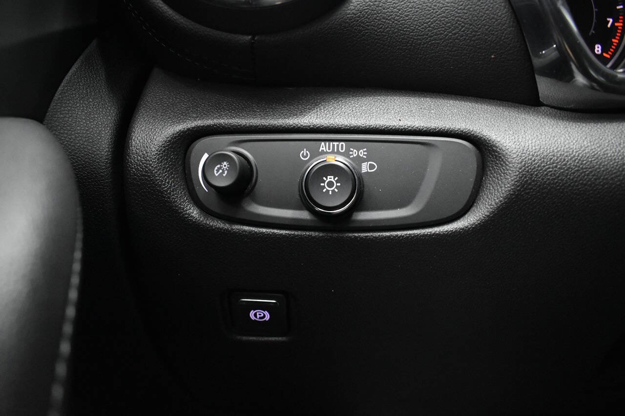 Used 2019 Chevrolet Blazer LT w/ Sound & Technology Package image 22