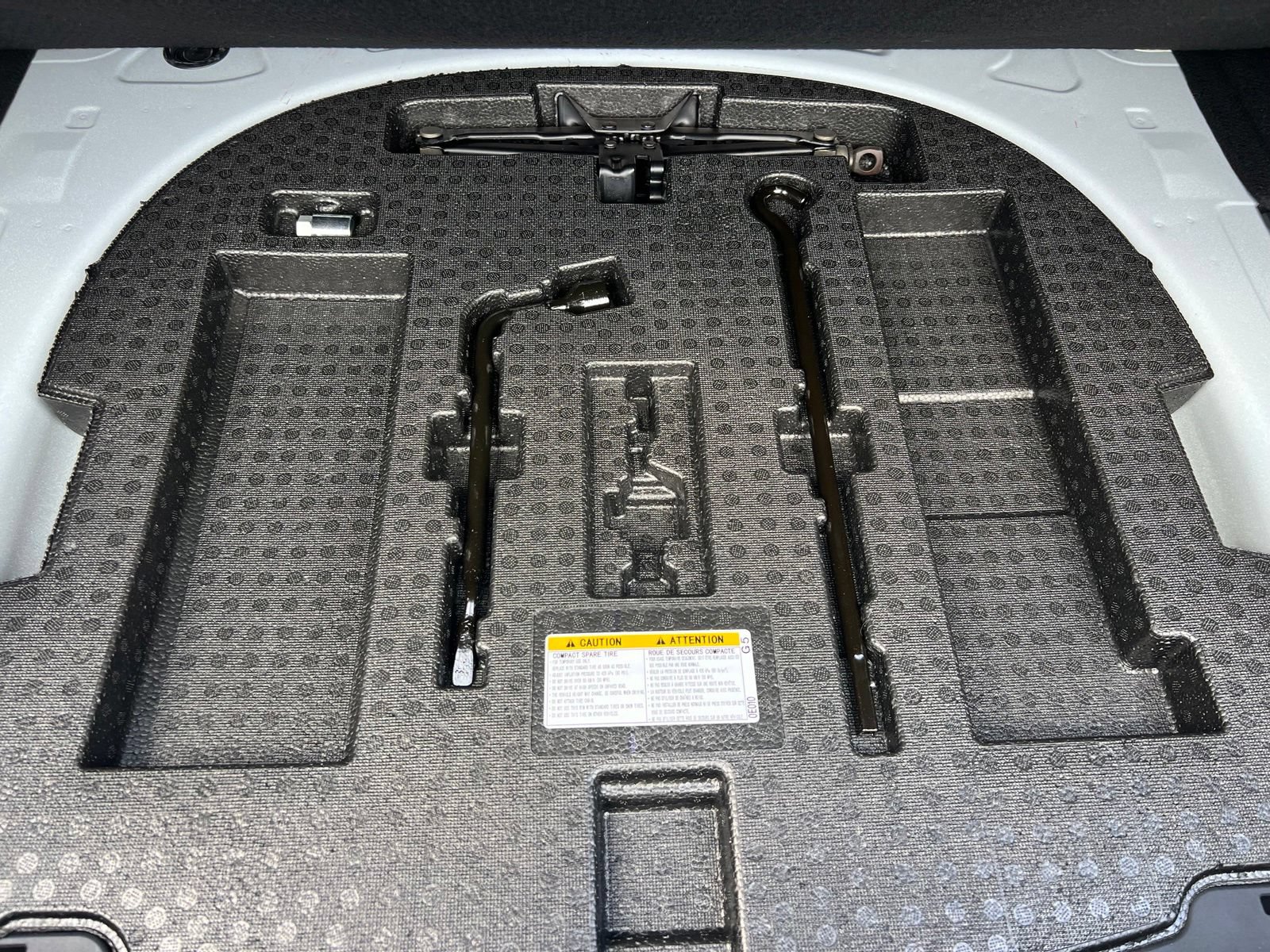 Used 2019 Lexus ES 300h Ultra Luxury w/ Accessory Package 2 FWD image 24