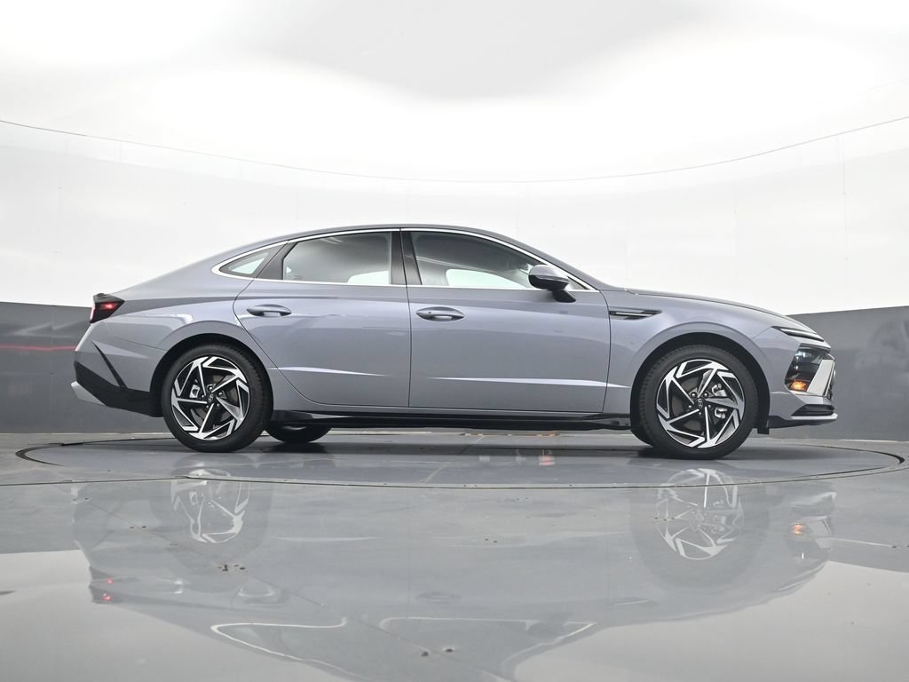 New 2026 Hyundai Sonata SEL FWD image 24