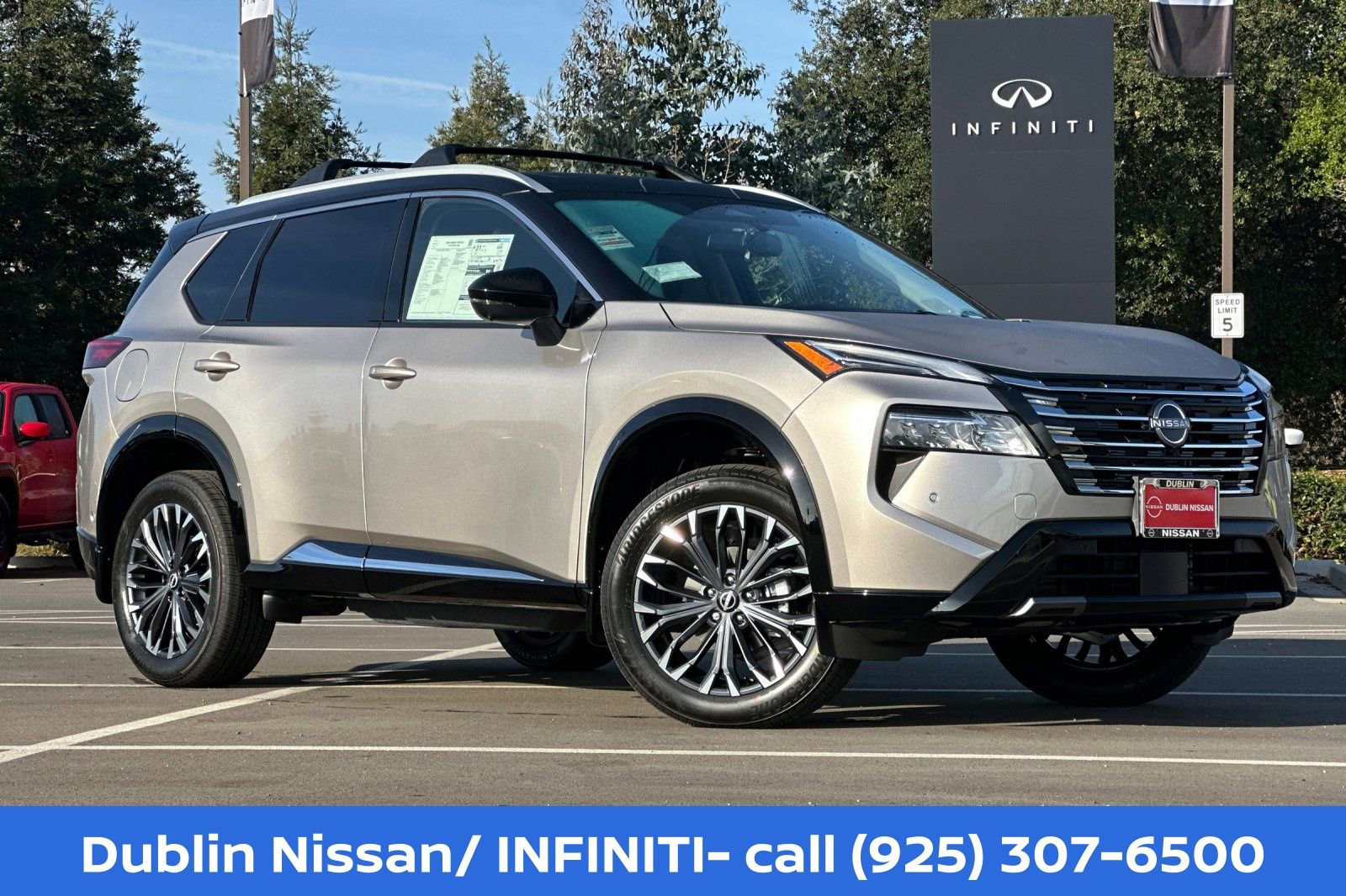 New 2026 Nissan Rogue Platinum w/ Platinum Premium Package AWD/4WD image 1