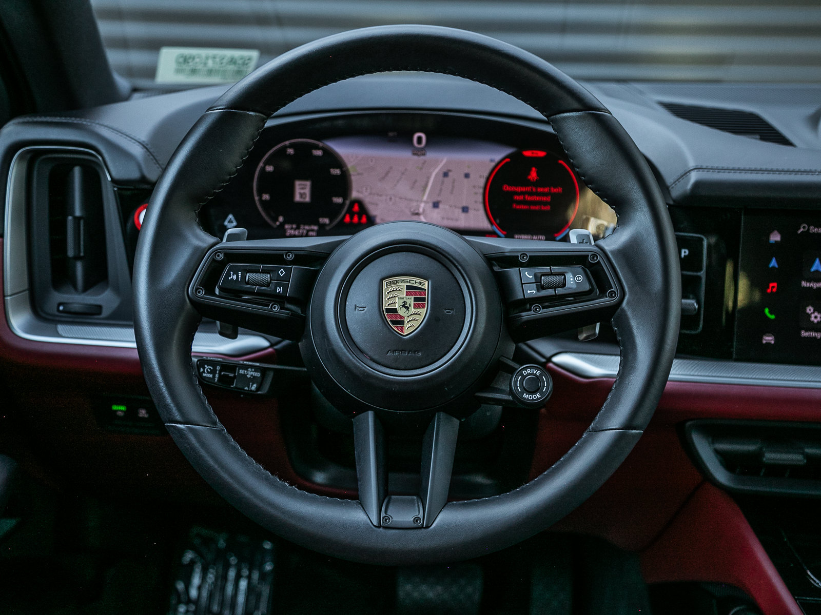 Certified 2025 Porsche Cayenne E-Hybrid Coupe AWD/4WD image 18
