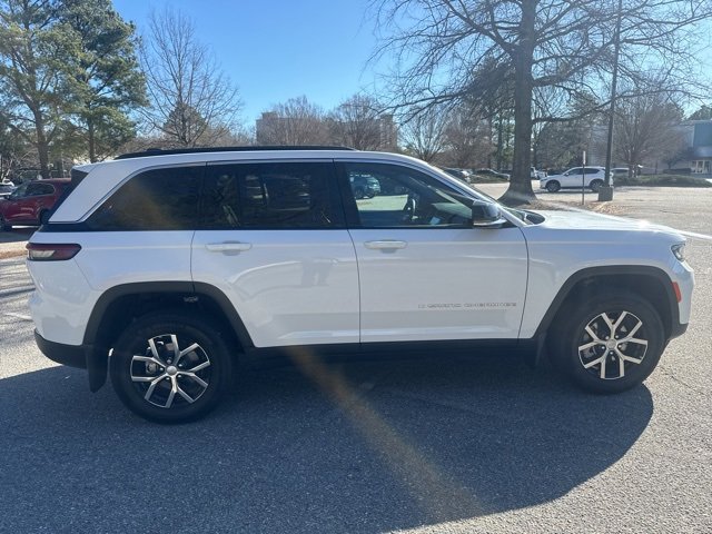 Used 2025 Jeep Grand Cherokee Limited w/ MOPAR Finishing Package image 6