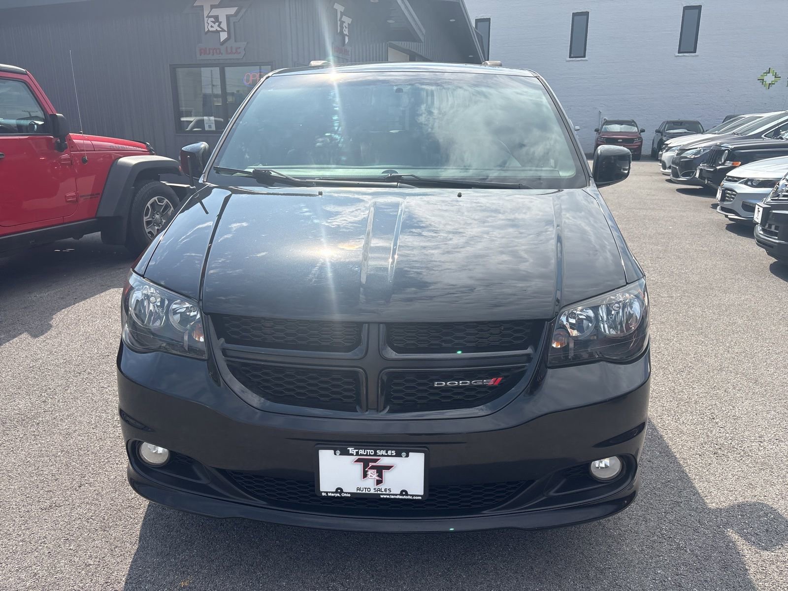 Used 2015 Dodge Grand Caravan R/T w/ Driver Convenience Group FWD image 8