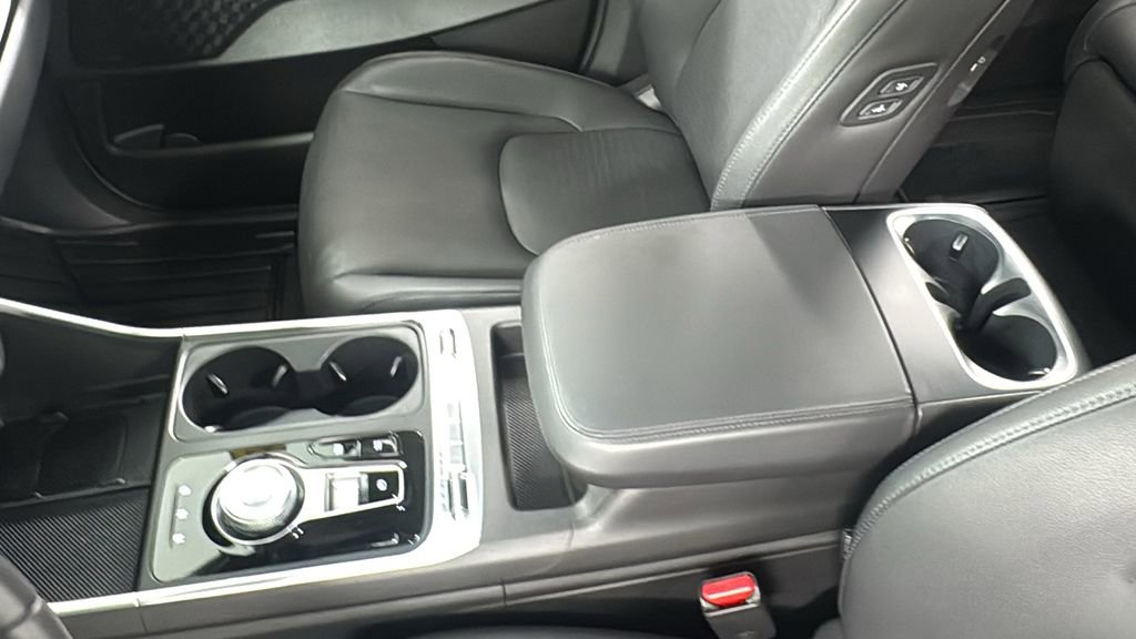 Used 2025 Kia Carnival SX Prestige image 35