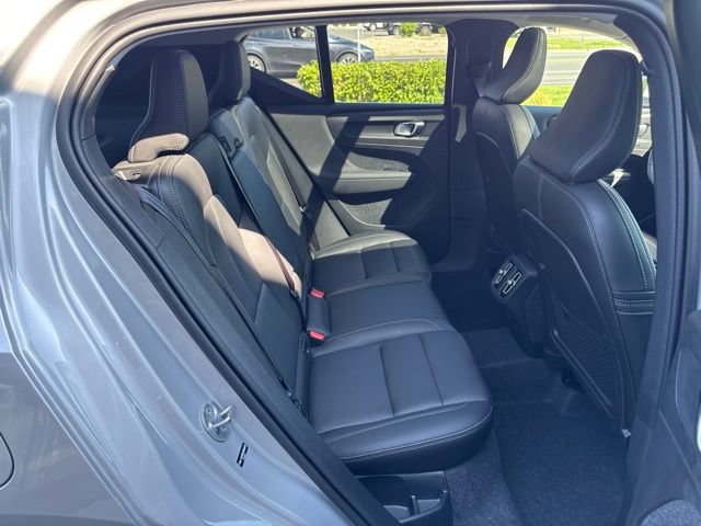 Certified 2025 Volvo XC40 B5 Plus AWD/4WD image 13