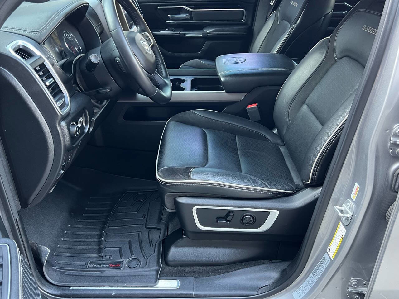 Used 2020 RAM 1500 Laramie w/ Sport Appearance Package image 17