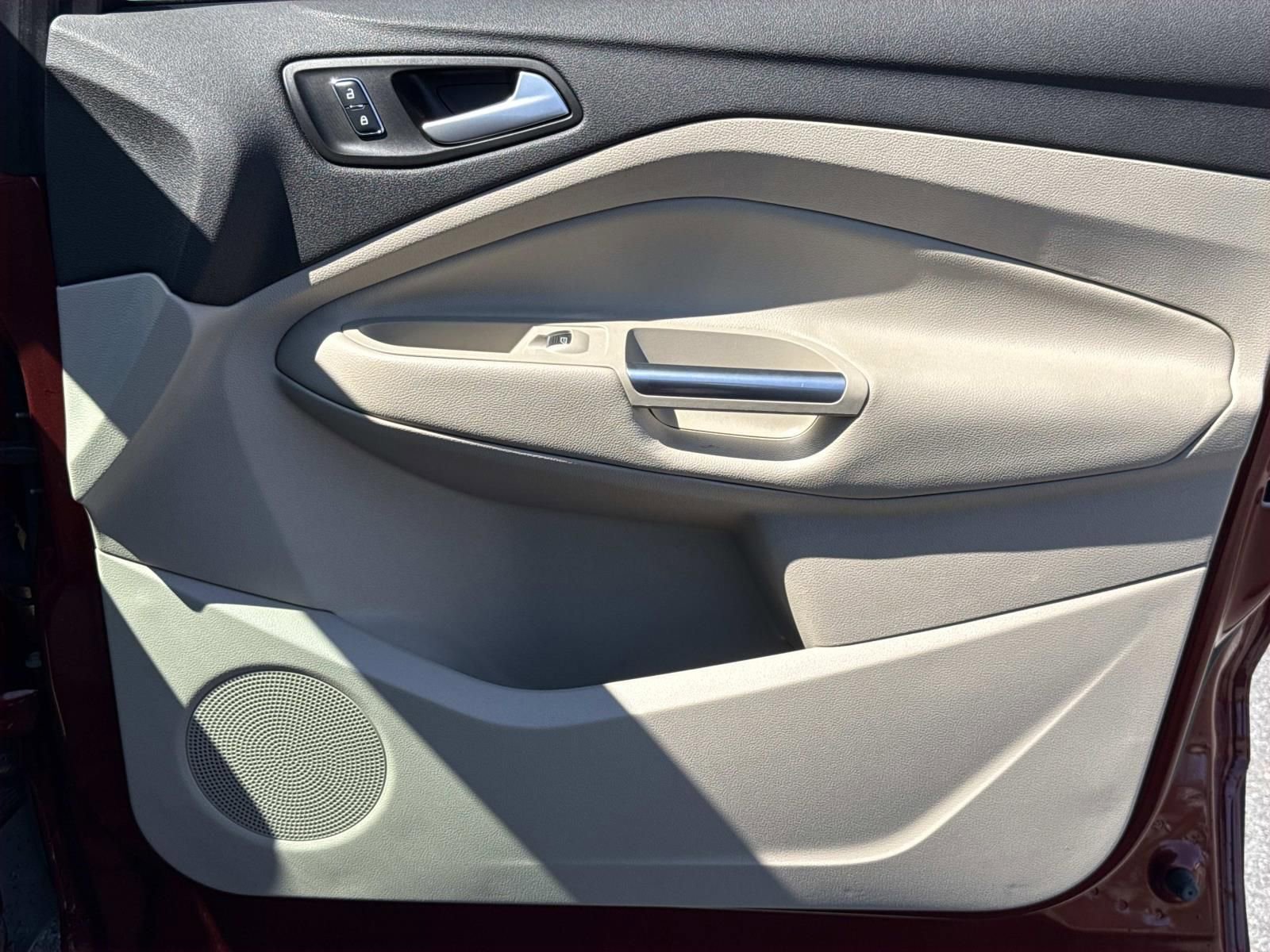 Used 2016 Ford Escape SE w/ SE Leather Comfort Package image 23