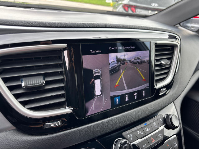 Used 2020 Chrysler Pacifica Touring-L Plus FWD image 23