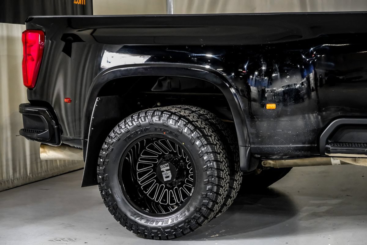 Used 2023 Chevrolet Silverado 3500 High Country w/ Technology Package AWD/4WD image 7
