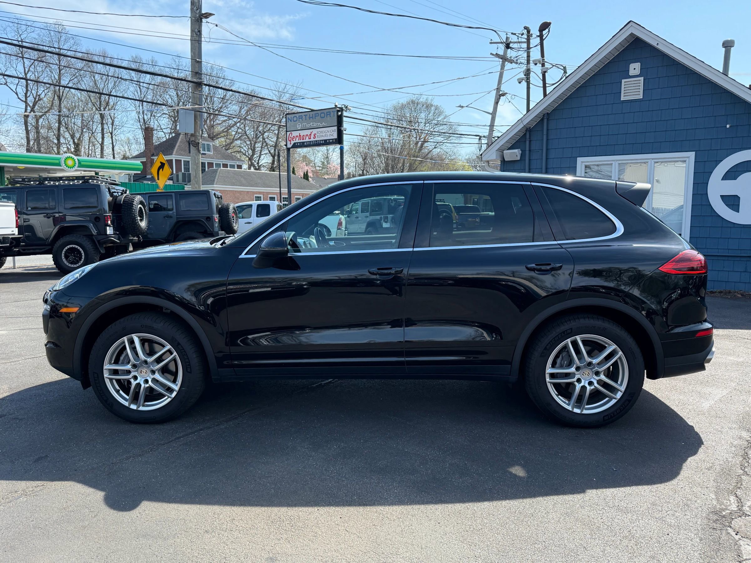 Used 2016 Porsche Cayenne image 3