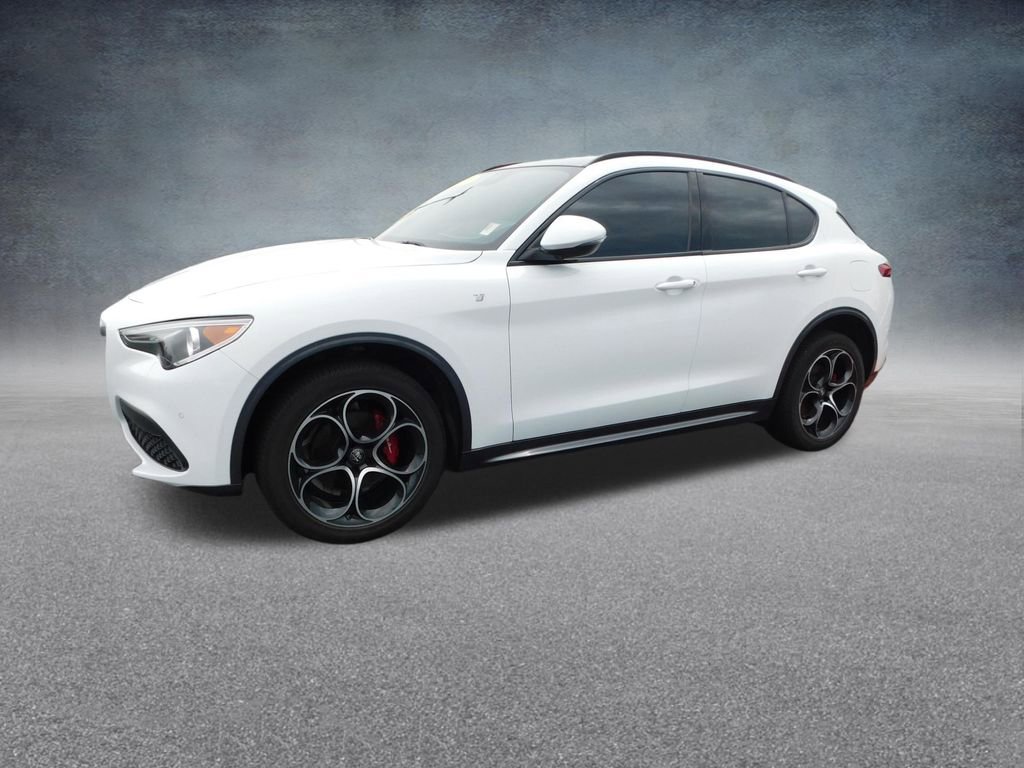 Used 2023 Alfa Romeo Stelvio Ti AWD/4WD image 7