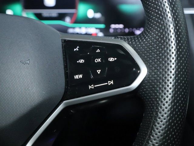 Used 2024 Volkswagen Tiguan SE R-Line image 24