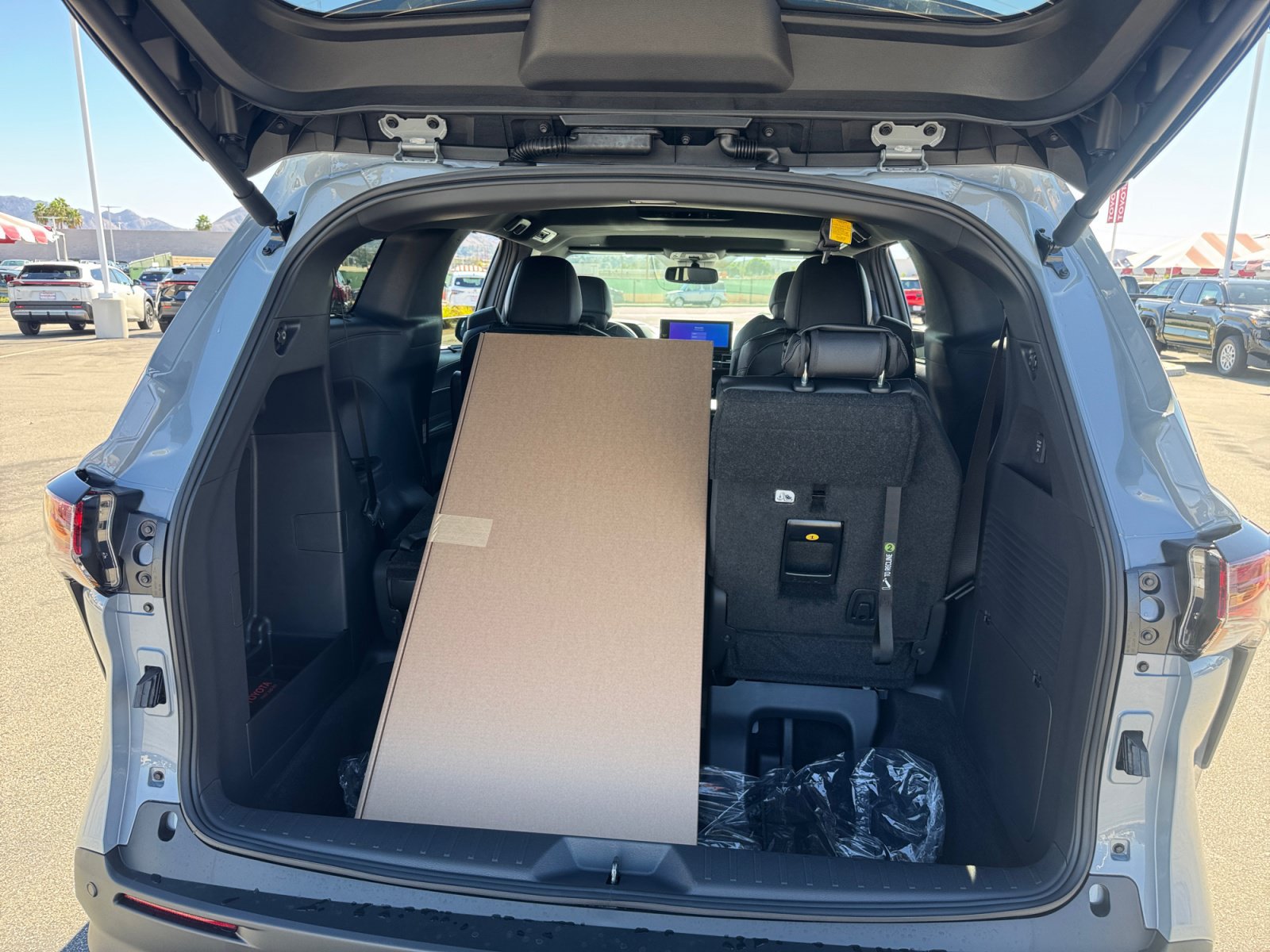 New 2026 Toyota Sienna XLE Woodland Edition AWD/4WD image 16