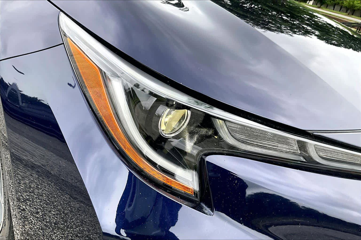 Used 2021 Toyota Corolla SE w/ SE Premium Package FWD image 28