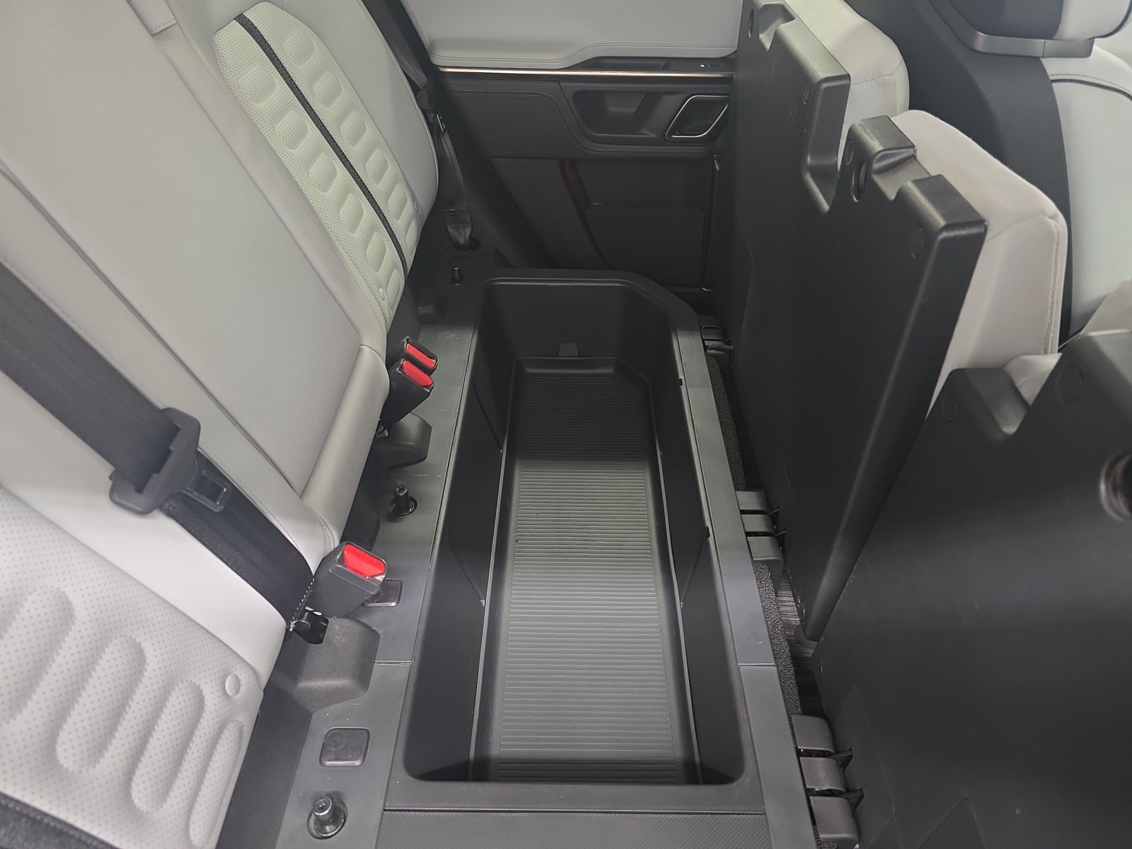 Used 2022 Rivian R1T Adventure AWD/4WD image 24