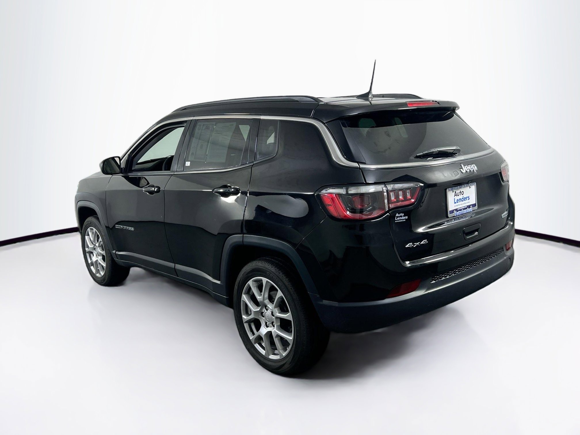 Used 2022 Jeep Compass Latitude image 7