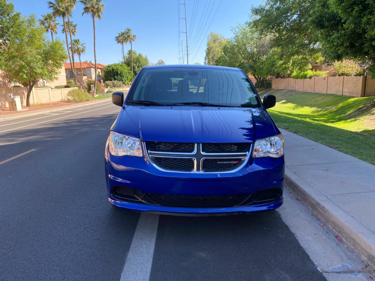 Used 2019 Dodge Grand Caravan SE FWD image 3