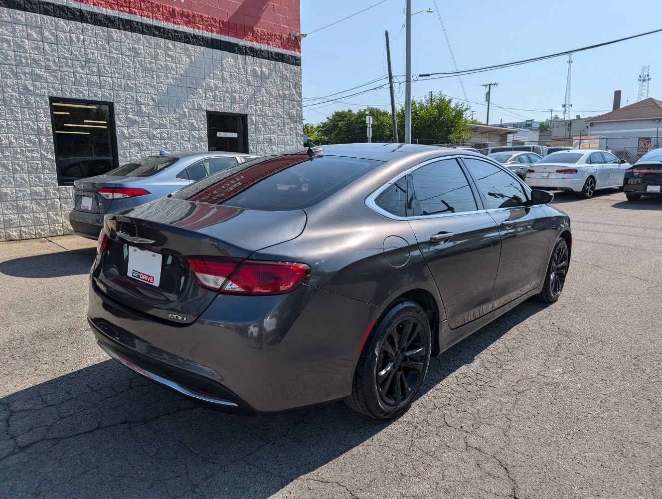 Used 2015 Chrysler 200 Limited w/ Convenience Group FWD image 6