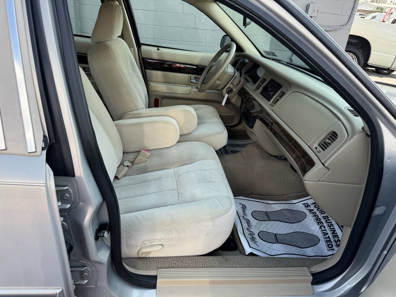 Used 2008 Mercury Grand Marquis GS image 23