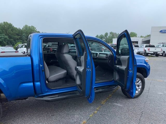 Used 2017 Toyota Tacoma SR5 w/ Tow Package RWD image 11