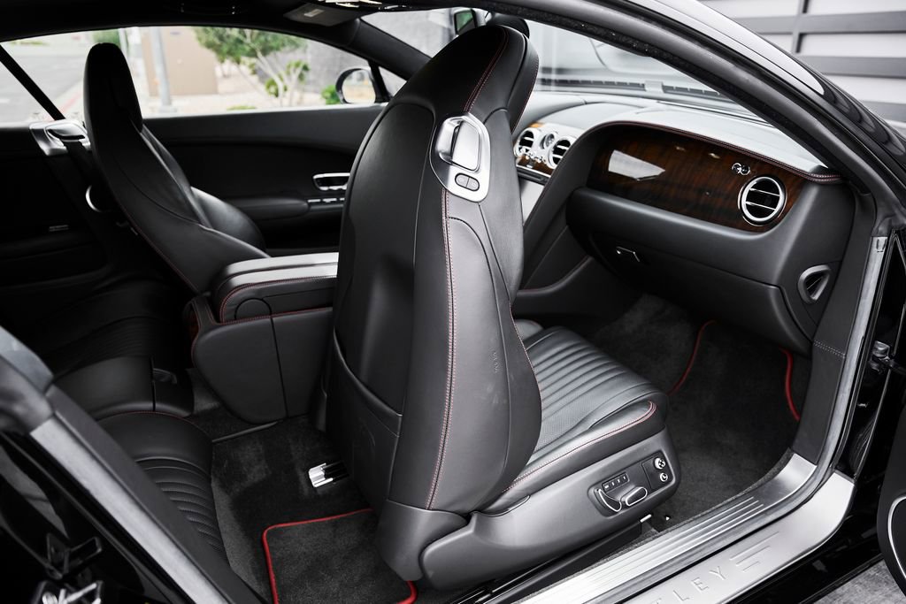 Used 2016 Bentley Continental GT image 40