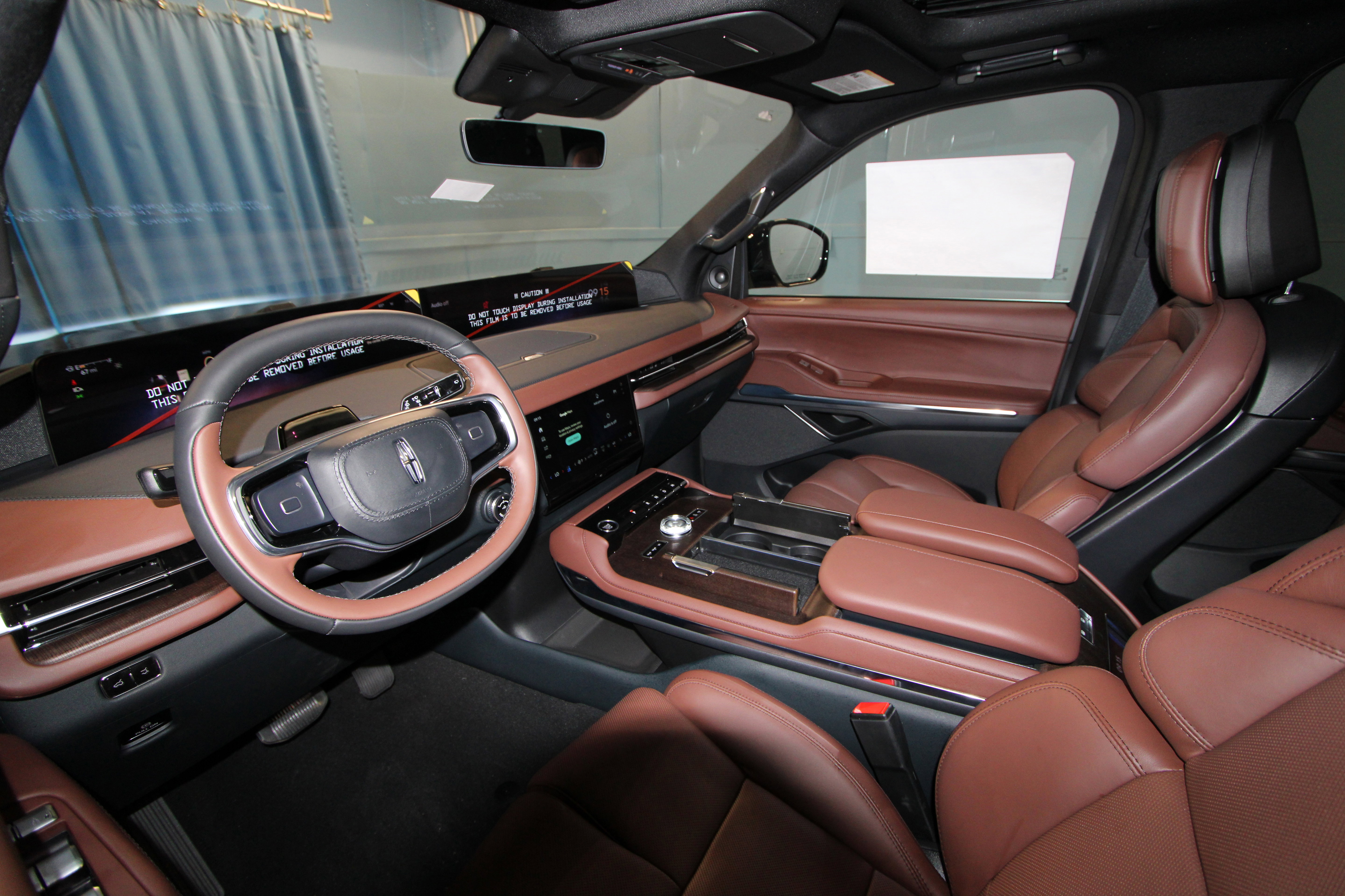 New 2025 Lincoln Navigator Reserve image 2