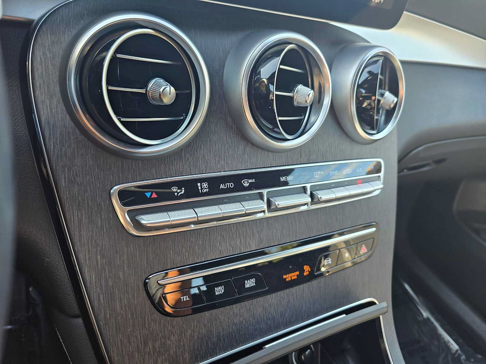 Used 2020 Mercedes-Benz GLC 300 image 30