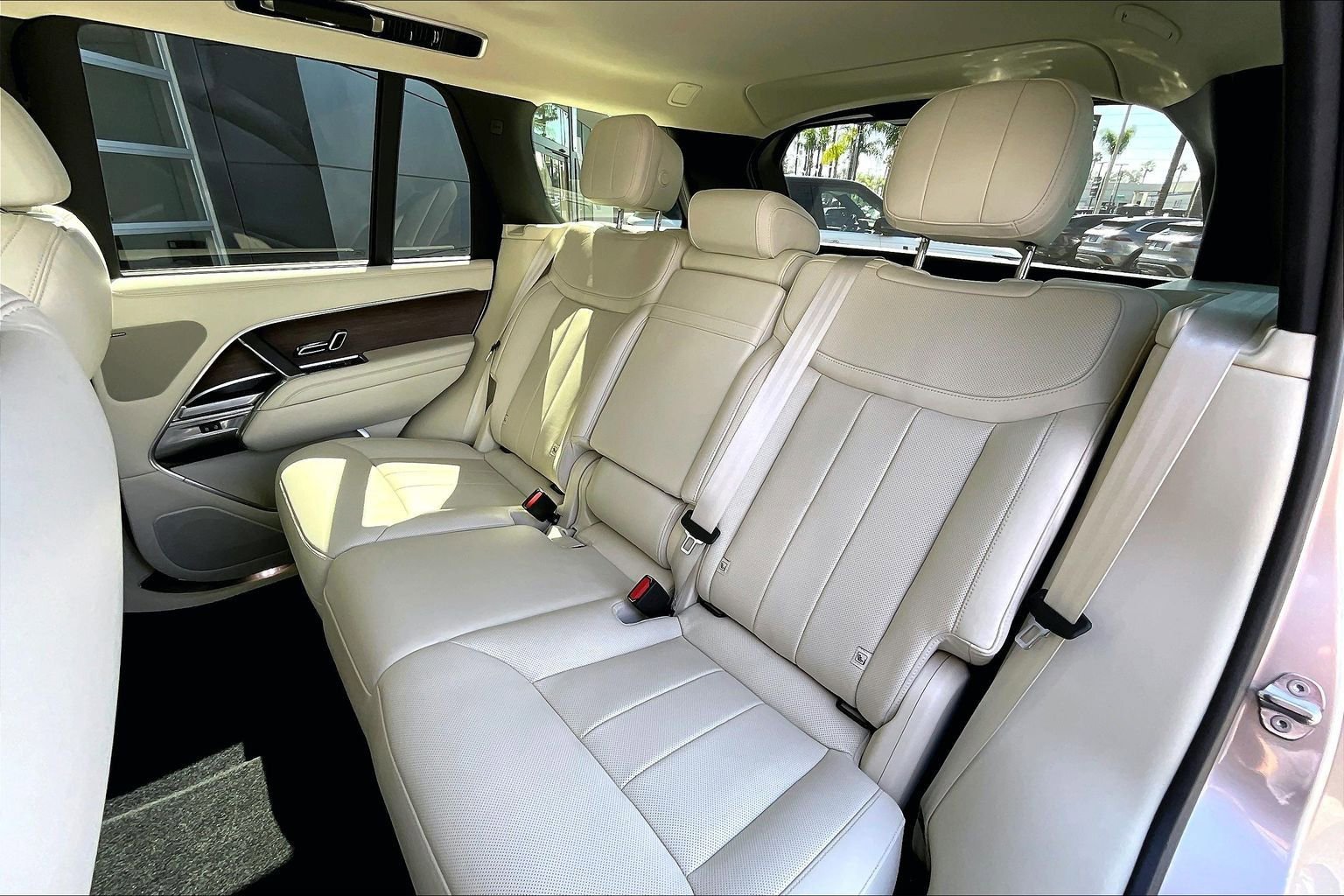 Certified 2023 Land Rover Range Rover SE AWD/4WD image 26