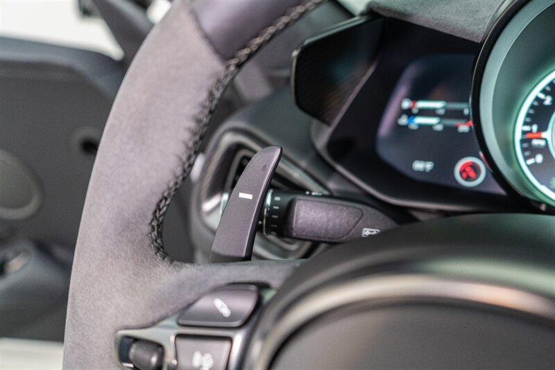 Used 2023 Aston Martin V8 Vantage Coupe RWD image 78