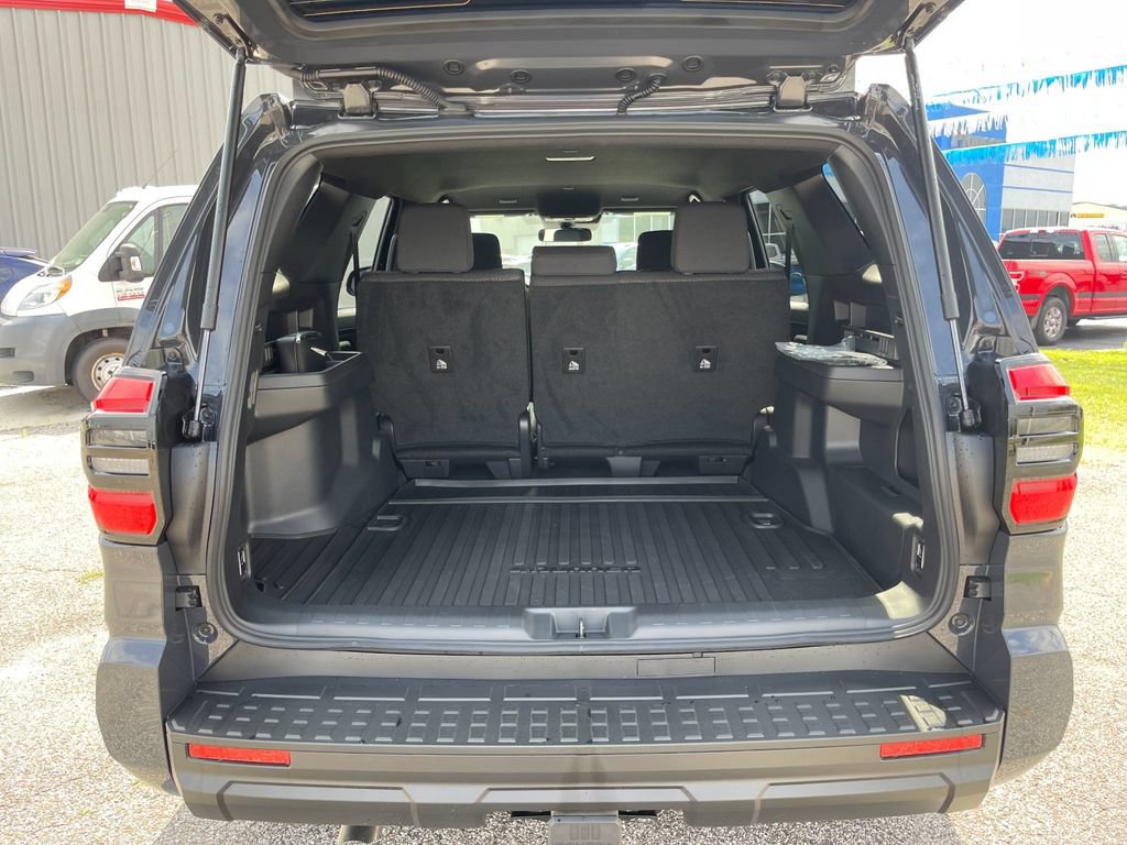 New 2026 Toyota 4Runner SR5 AWD/4WD image 17