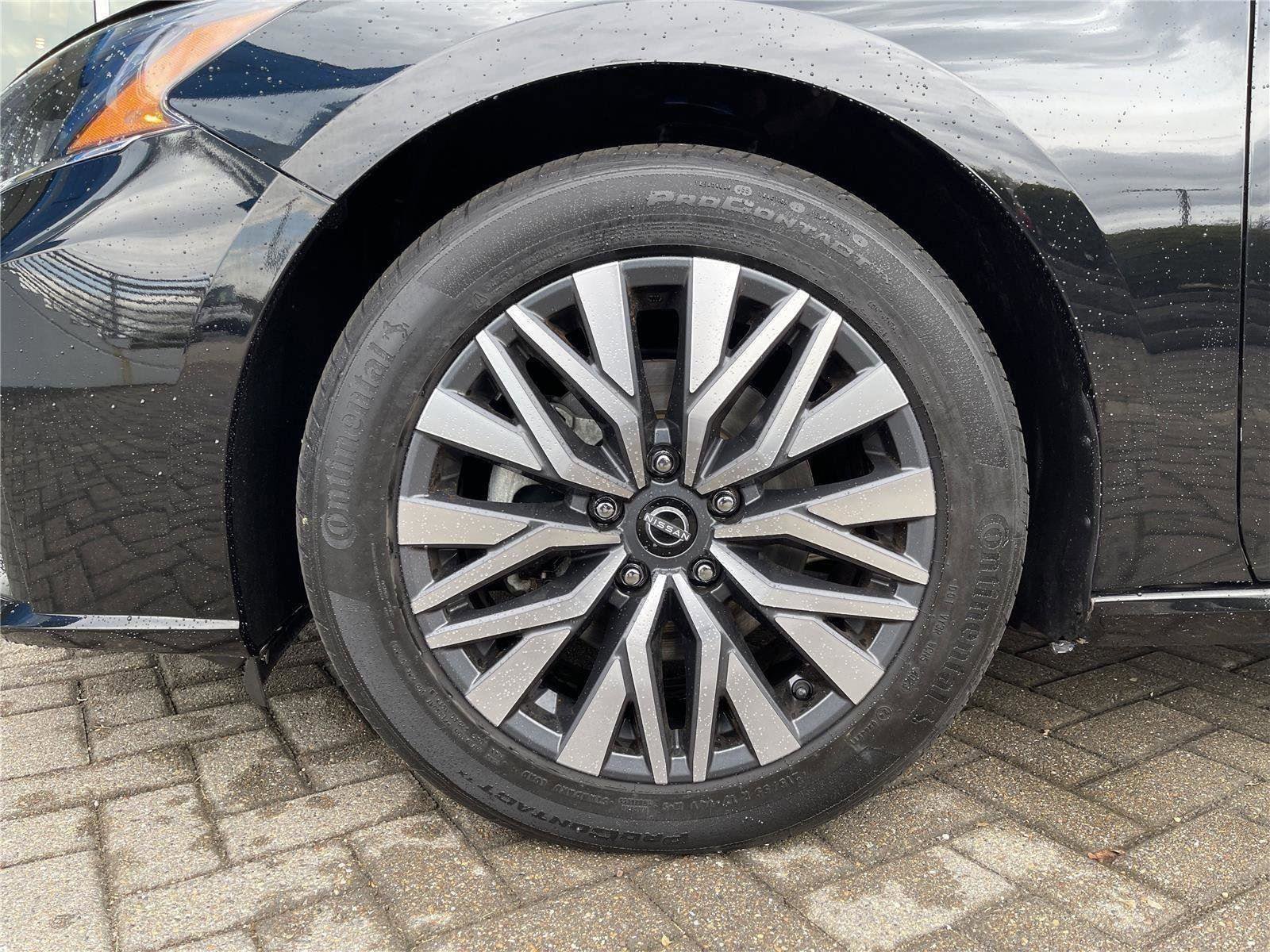 Used 2024 Nissan Altima 2.5 SV FWD image 10