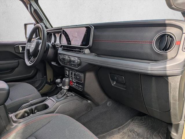 Used 2025 Jeep Wrangler Rubicon w/ Convenience Group image 17