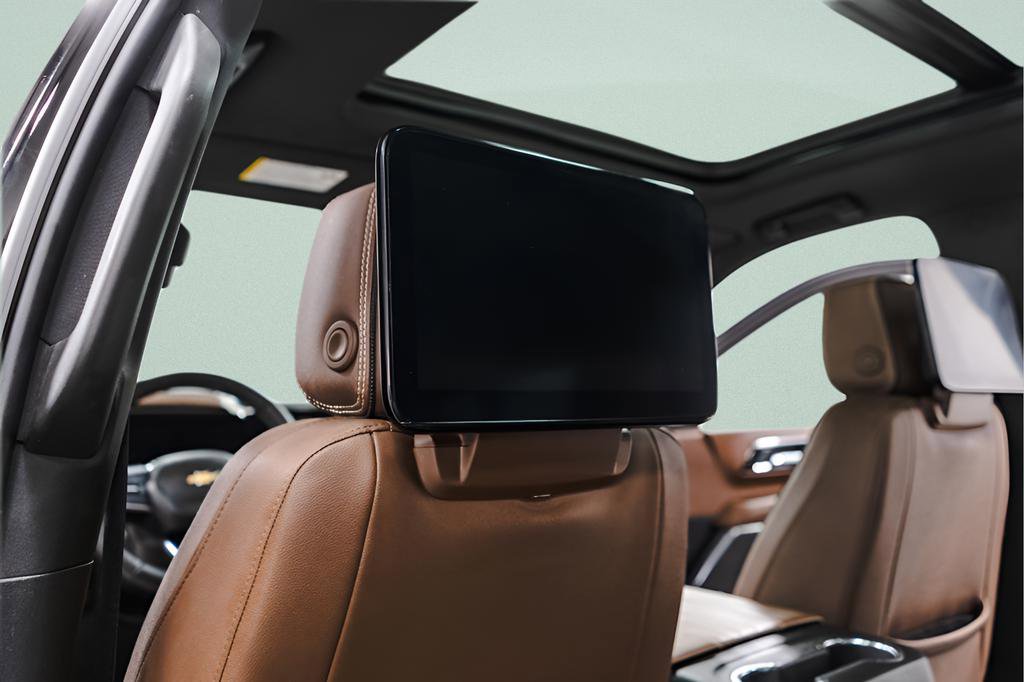 Used 2025 Chevrolet Suburban High Country image 35