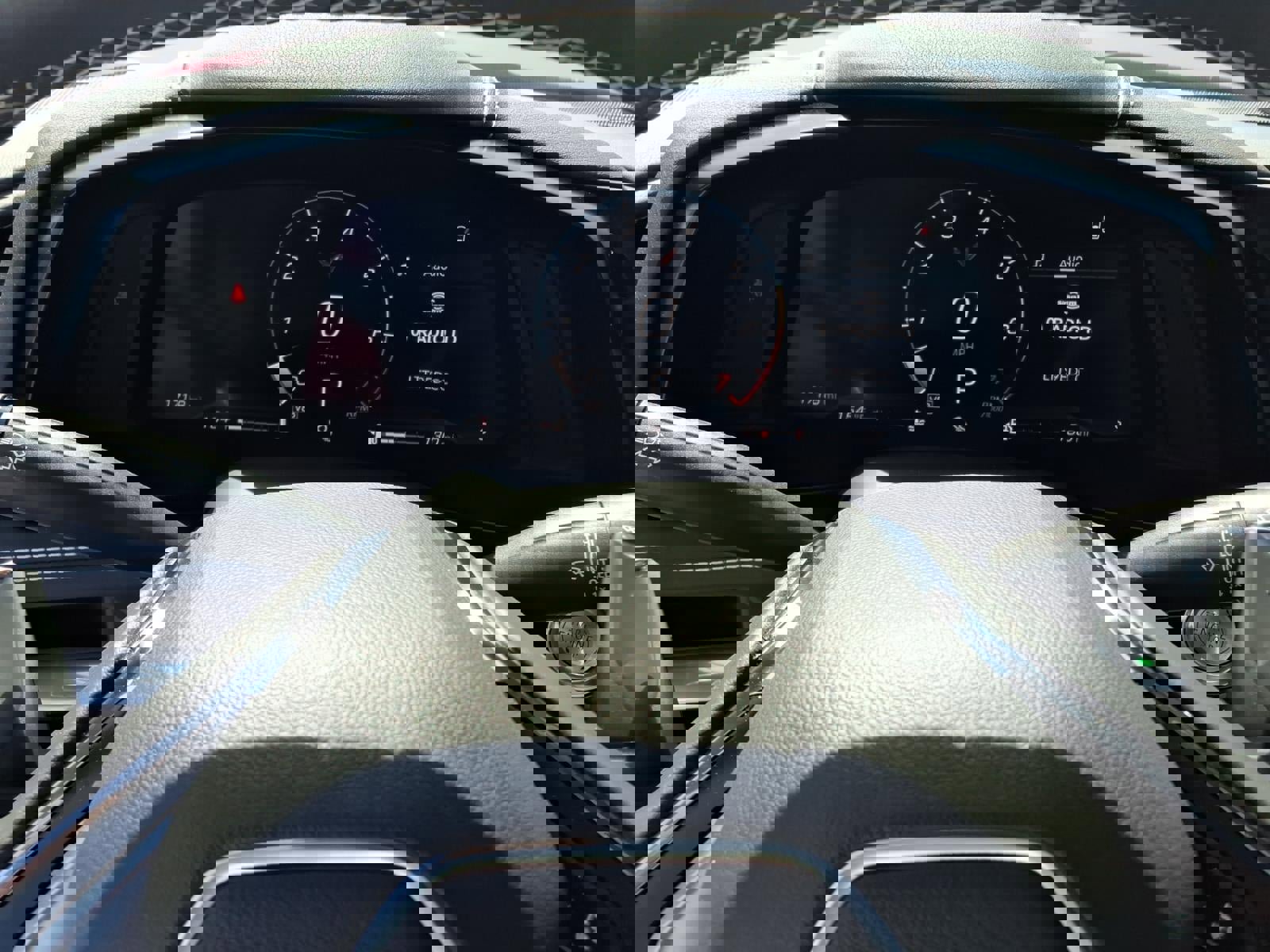 Used 2020 Chevrolet Corvette Stingray Coupe w/ Engine Appearance Package RWD image 22