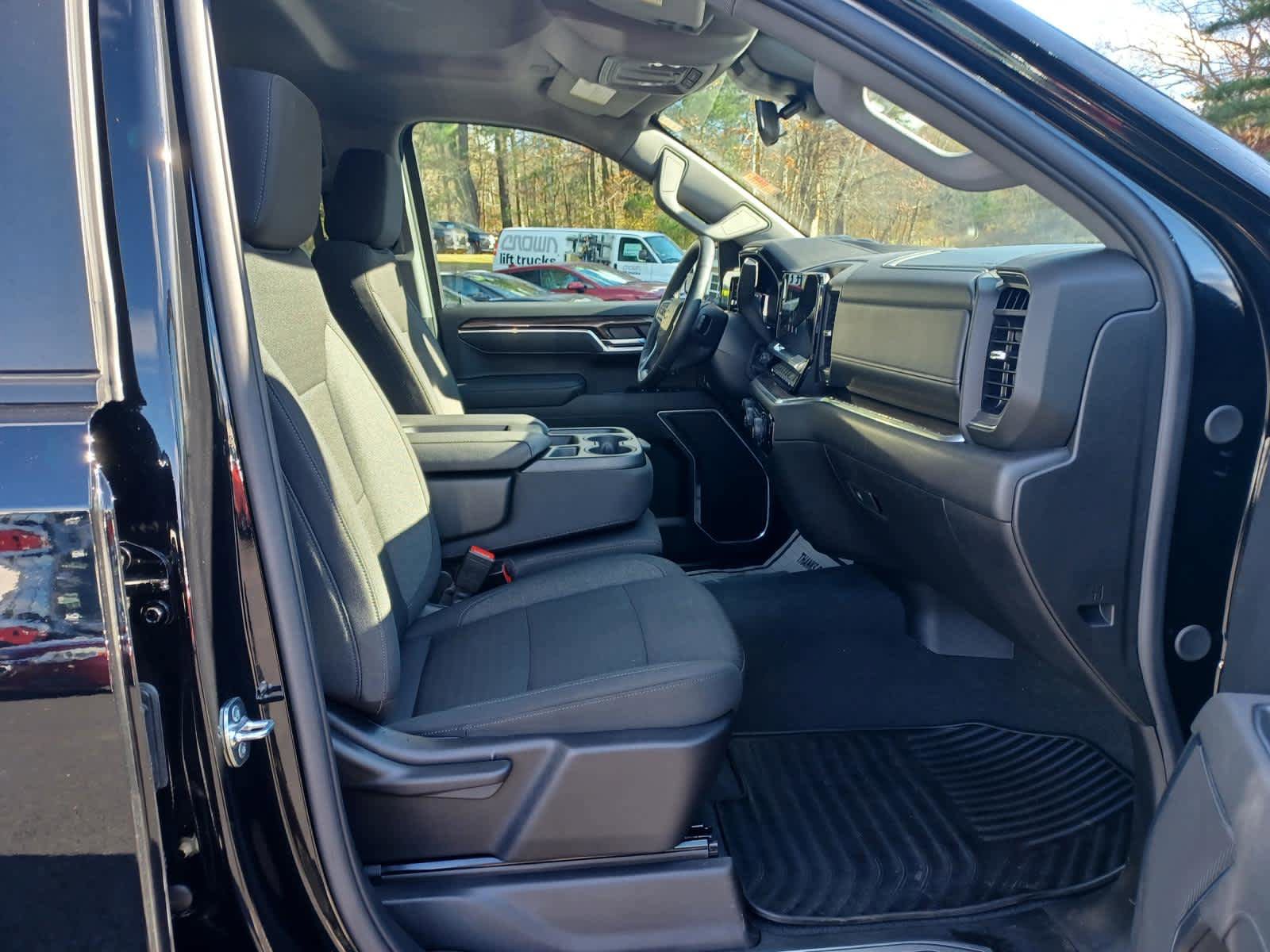 Used 2025 Chevrolet Silverado 1500 LT AWD/4WD image 21